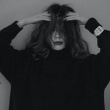 الأسود يليق بي 🖤