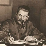 Иосиф Сталин (استالین)