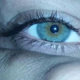 Błüē 💙 mûśiç️ 〽️ <i class="emoji" style="background-image: