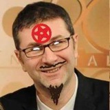 Fabio Fazio si incula da solo con un sofisticato sistema di specchi e leve