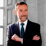 Carlos González. Abogado