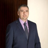 الإعلامي حيدر رزوق