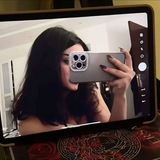- حَسناء باهِرة .