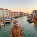 الأستاذة رندة - لغة انجليزية