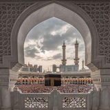 اليَقِين بِالدُّعاء