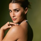 Kriti Sanon is ❤️ 𓇻