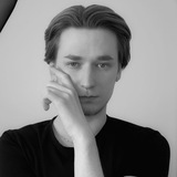 Сергій пише