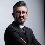 الاستاذ فنر الدباغ لللغة الانكليزية (تجارة)