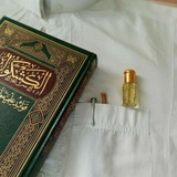 ڪَشـڪُول: وِ؏َـاءُ الـمُتَسَوِّلِ يَضَعُ فِيهِ ࢪِزقَهُ.