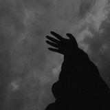 الاسـود يليـق بك⸙ 🖤 .