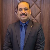 الأستاذ أسعد فاضل الجياشي