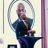 Vusi Thembekwayo : Hello Family