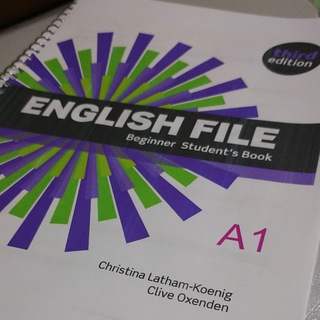 English File Beginner (A1) ๐
