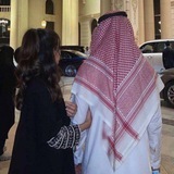 مُعتزل.