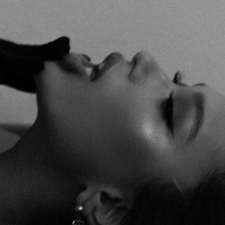 Brunette π