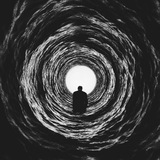 يتحـدث الفـراغ