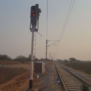 Railway Signalling (IRISET)By G GANESH
