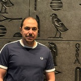 الكاتب عمرو كامل عمر