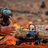 ع الفاهَق .