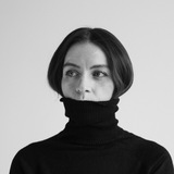 Кристина ест