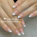 🤍 Deixa as suas unhas bem bonitas. 💅