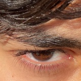 . عَيونٌ مُلَخبَطة .